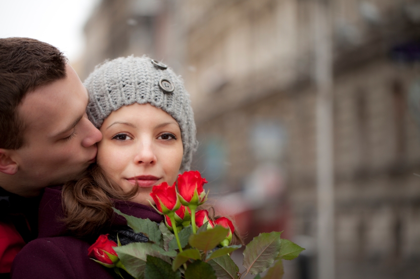 laska_muz_zena_ruze_romance_istock_000019039083small.jpg